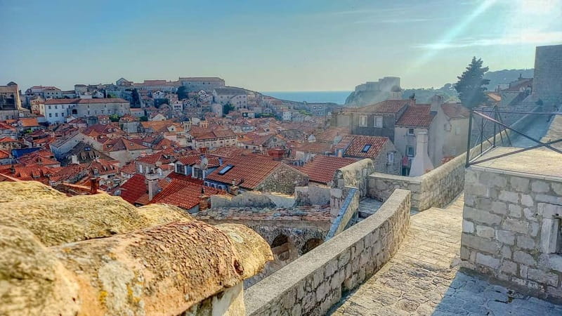 Sunset Wall Walk: 75-Minute Guided Tour & Free Exploration - Should you book this Sunset Wall Walk?