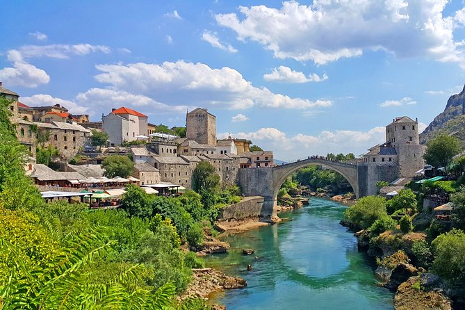 TOP OFFER: Dubrovnik to Split via Ston, Počitelj, Mostar, Kravica - Price value for up to 3 people, compared to other ways to go