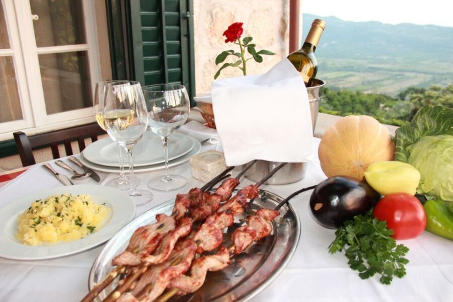 Traditional Dalmatian Cooking Class from Dubrovnik - The Farm Kitchen Reality Check: Shoes, Movement, and Mess
