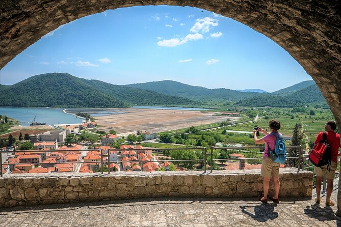 Walking & boat tour - visit Ston Walls and taste shells on farm - Climbing the Ston City Walls: 5.5 km of salt-era defense