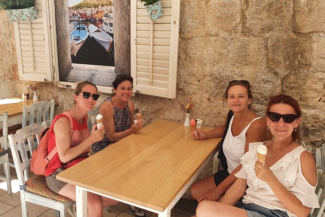 Wine, food and olive oil by PhD student - Dessert finishes the meal route, and it’s a good place to slow down